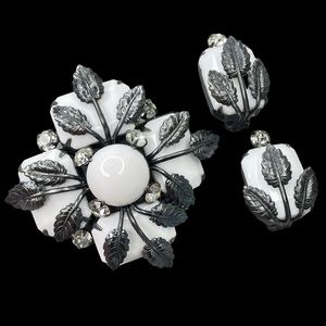 Hattie Carnegie White Cabochon & Metal Leaf Accents Brooch Clip Earring Set Vtg